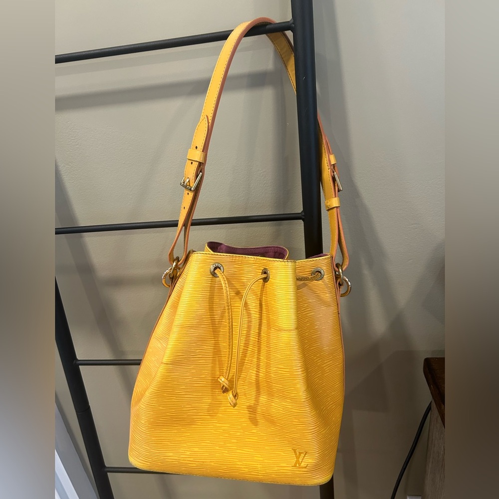 Louis Vuitton Vintage Yellow Epi Leather Noe GM Drawstring Bucket Shoulder Bag